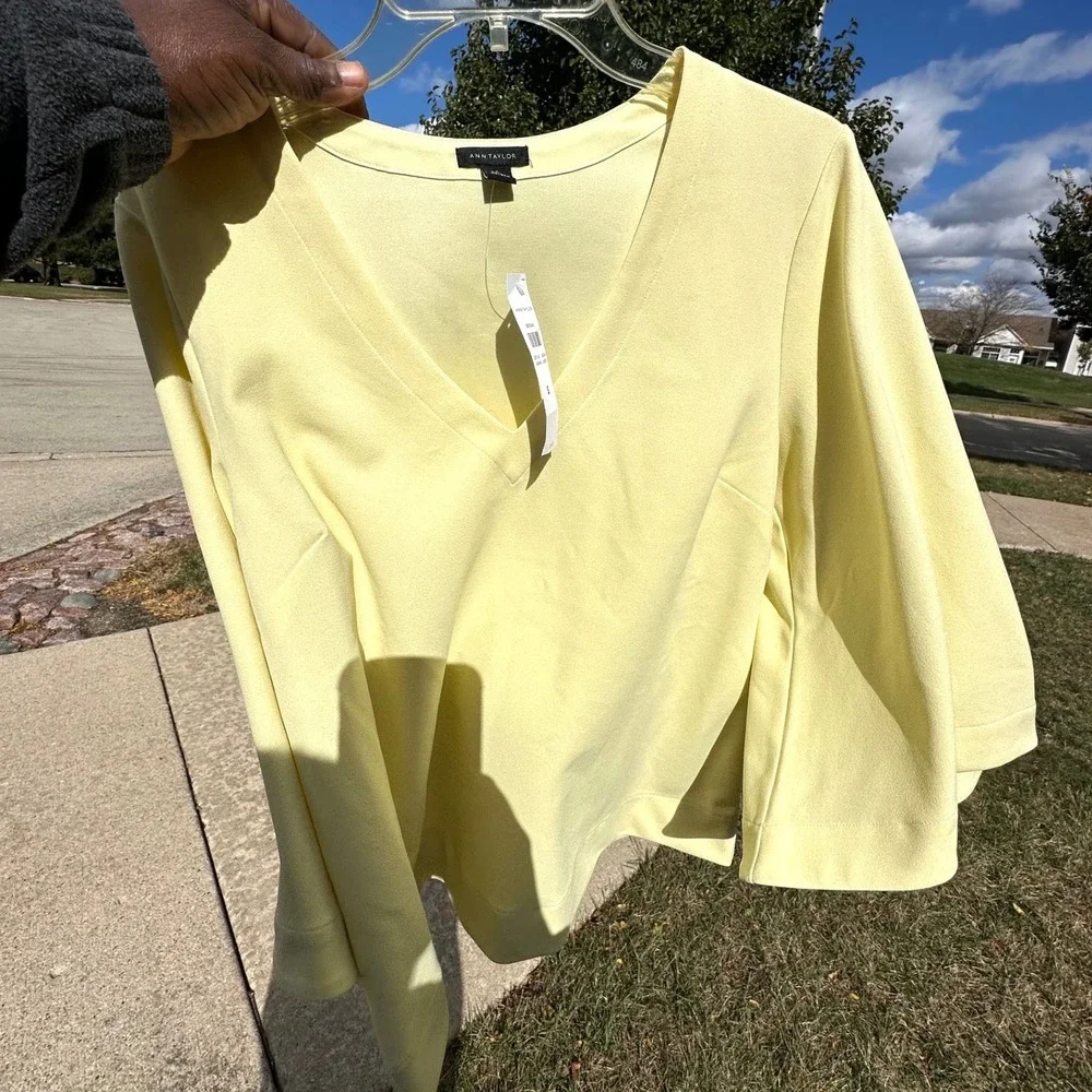 Ann Taylor Women's V-Neck 3/4 Bell Sleeve Blouse Size Small‎ Yellow NWT - Picture 11 of 11